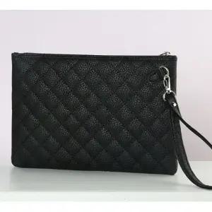 캐주얼 인기 파우치백 유행 소지품수납 가방 클러치 메이크업파우치 여성손가방