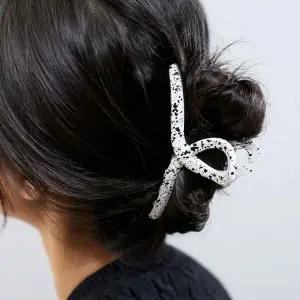 화이트 머리핀 엔젤슈슈 꼬임 여성머리핀 집게핀