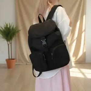 남녀공용 심플 멀티포켓 데일리 백팩