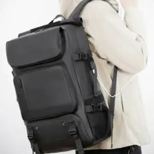 다양한 수납공간 소지품 어깨끈 등판 쿠션 장시간 착용에도 편안함 유지 데일리 디자인