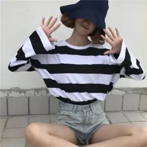 F21723 봄신상 오버핏 스트 단가라 라운드 박스 티