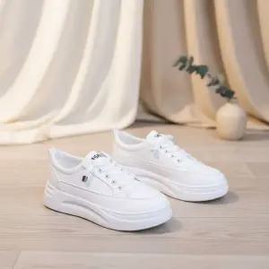 [하프클럽/다잇템]여성 미니멀리즘 플랫폼 라운드토 스니커즈