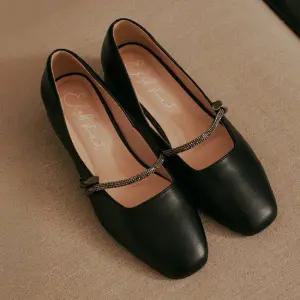 엘리자베스스튜어트[론칭가179,000]쥬얼 램 펌프스 EBAL157504