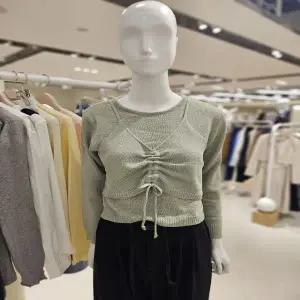 [메르시앤에스](타임스퀘어점패션관) 부클 셔링 레이어드 니트MC3LKF3