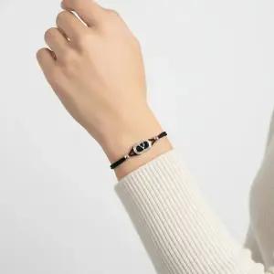 8Y2J0AI9 PIB 0NO J0AI9 PIB 0NO) 가라바니 V로고 코튼 팔찌