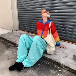 쉬헐크 남자 남성용 니트 가디건 셔츠 펀칭 남 집업 봄가을 스트라이프 스웨터 도파민 KKE3