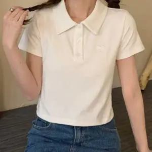 여자 여름 데일리 출근 룩 반팔 카라 크롭 티셔츠