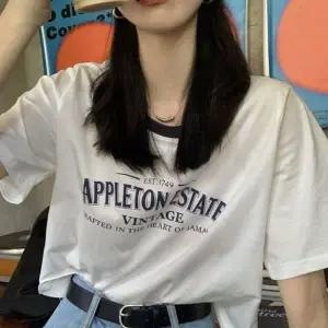 여자 레터링 세미 크롭 반팔 티셔츠 여름 캐주얼룩