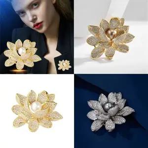 [하프클럽/]화려한 연꽃 3칼라 담수진주 지르코니아 브로치