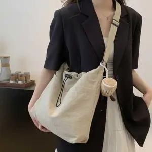 [라일리] Rly 무지 베이직 스트링 크로스백 나일론 경량 숄더백