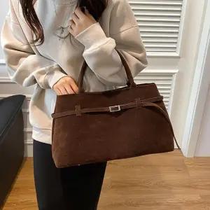 [라일리] Rly 여성 모던 데일리 벨트 스웨이드 빅 토트백 브라운