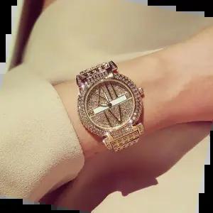 30대시계 빅 넘버 화이트 여성 손목 실버 체인 시계