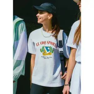 [르꼬끄](강남점)[이월][70% OFF] 월계수 그래픽 루즈핏 반팔티셔츠 OWT / QP223TRS53