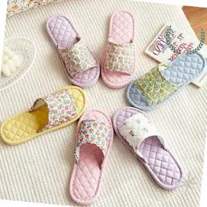 거실용 실내화 꽃무늬 면소재 퀼팅처리 삼중구조 여성전용 집안용 편안한 부드러운