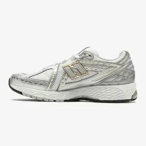 뉴발란스 1906R 화이트 메탈릭 실버 M1906RI