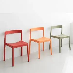 [인터데코]관리 쉬운 플라스틱 식탁 의자 카페 업소용 인테리어 디자인 체어 HW135