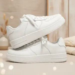 남녀공용 대형 사이즈 심플 가죽 운동화