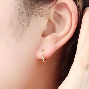 실버925귀걸이 꼬임링 금도금 웨이브 귀걸이 여성 데일리