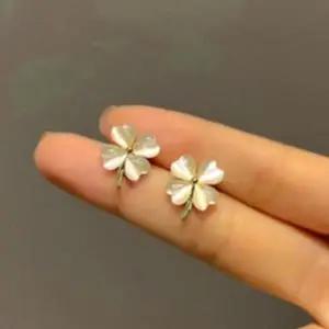 [셀러에이드]유니크 드롭 귀걸이 데일리룩 스타일링 액세서리