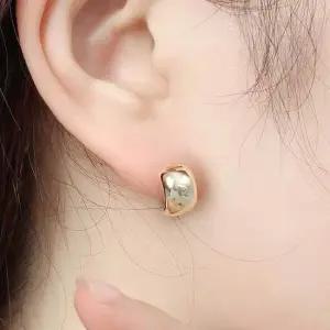 골드귀걸이 여자귀걸이 여성귀걸이 애인선물 볼륨귀걸이