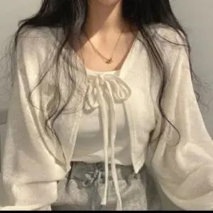 패션스타일 여리여리 볼레로 크롭 숏 가디건 얇은 긴팔 여성