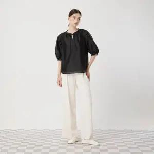 [롯데백화점]씨씨콜렉트 볼륨 셔링 리본 블라우스 (C252MSC032)