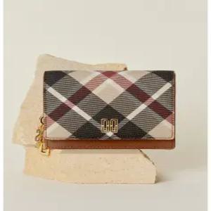 닥스 액세서리 여성 24FW [스테디셀러]브라운 체크배색 소가죽 중지갑 WCWA4F745W2