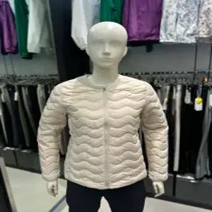 [마운티아] 25년 F/W 여성 겨울 U넥 라운드경량다운자켓 8 1MQJDWU505-OM