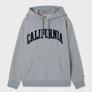 [롯데백화점]후아유 [공용] 부클 로고 기모 후드티 WHMHF4T23U