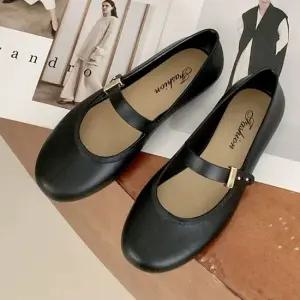 클래식 메리제인 플랫슈즈 여성 단화 라운드 토 구두 족발신발 겨울캐주얼슈즈코디