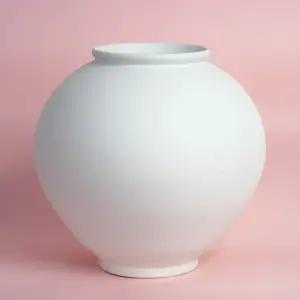 서권철작가 무시유 무광 백자 수공예 달항아리 32cm 소품 장식 풍수지리 돌상 오브제 화병