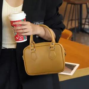 미니 토트백 베이직 레트로 스퀘어 크로스백