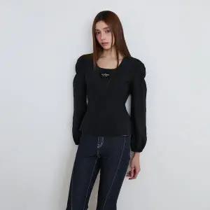 [에고이스트](대전신세계)[BL]스퀘어넥 슬림 플레어 블라우스(ES2OBL01)