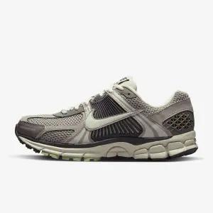 나이키 줌 보메로 5 러닝화 FB8825 001 코블스톤