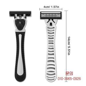 1개의 손잡이와 카트리지가 있는 남성용 수동 면도기 6중날 스테인리스 스틸 고급