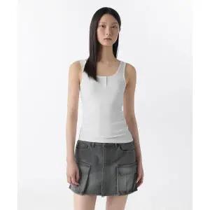 무신사스탠다드 우먼즈 소프트 저지 헨리 탱크 탑 화이트 1664768