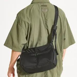 출퇴근 크로스백 직장인 대학생 실용적인 4포켓 가방