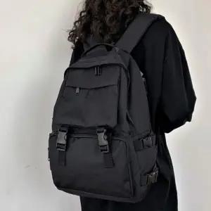 검정백팩 여행용백팩 고정버클 고등학생백팩 커플가방 여행백팩 책가방