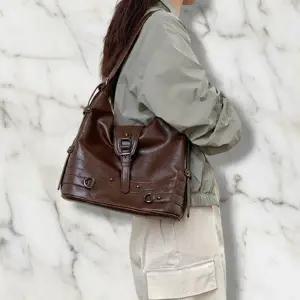 CMB41F6여성 가죽 지퍼 장식 아일렛 호보백 크로스백