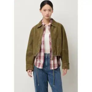 [시슬리](신세계 사우스시티)리얼 고트 스웨이드 블루종 점퍼_SALE02541