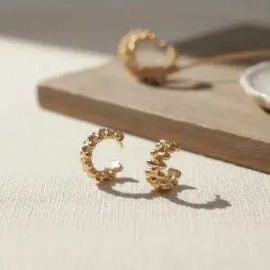 [신세계라이브쇼핑][옷자락] 여성용 사계절 데일리 메탈 스터드 이어링