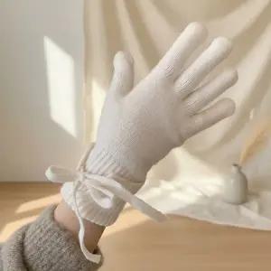 [다잇템] 여성 FW 필수 장갑 포근한 스웨터 리본 디자인