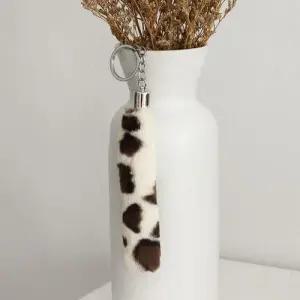 에코 퍼 레오파드 테일 폼폼 키링 에어팟키링 키홀더 WFFL28E