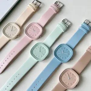 패션 데일리 캐주얼 아날로그 손목시계 WFFI2S3