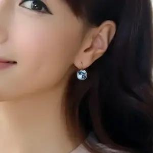 오스트리아 크리스탈 쿠션컷 12mm 몬타나 귀걸이 WFFGP68