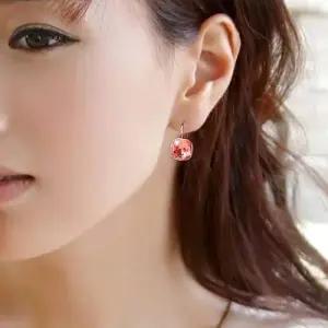 오스트리아 크리스탈 쿠션컷 12mm 히야신스 귀걸이 WFFGP67