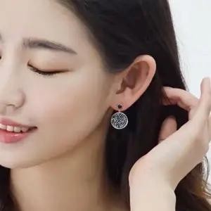 투써클 오스트리아 크리스탈 블랙 로즈골드 침 귀걸이 WFFJNVX