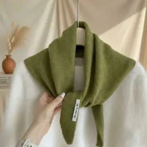 [하프클럽/옷자락]여성 데일리 울 니트 삼각 스카프