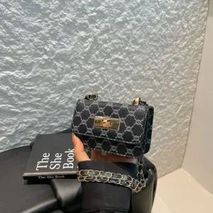 키체샵 여친 가을 캐주얼 페미닌크로스백 미니백 스퀘어백 체인 숄더 HO3