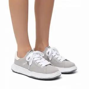 MUST IT_미하라 야스히로 찰스 OG 솔 캔버스 로우탑 스니커즈 그레이 A12FW703